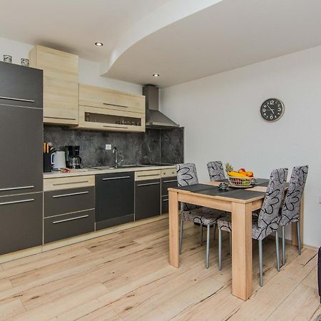 Apartmani Sanja Vir Exteriör bild