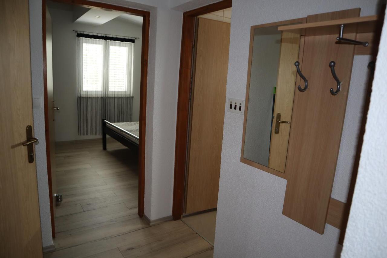 Apartmani Sanja Vir Exteriör bild