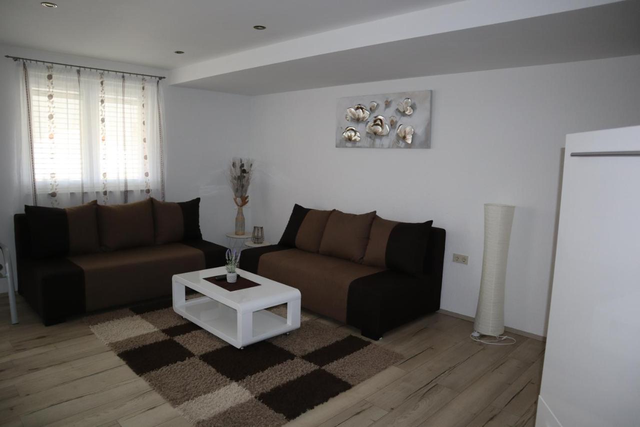 Apartmani Sanja Vir Exteriör bild